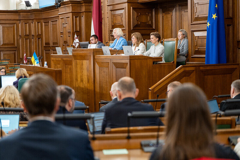 Saeima precizē interešu konflikta regulējumu koleģiālajās institūcijās